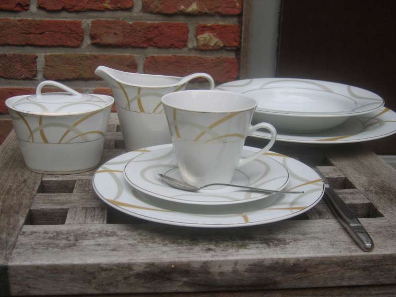 FESTIVO SERVICE TABLE ET CAFE 67 PIECES